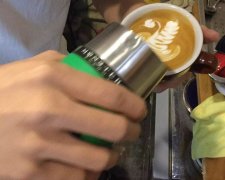 簡易咖啡拉花教學 咖啡拉花簡單小天鵝單翅天鵝拉花步驟視頻