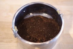 你們不知道星巴克的咖啡渣免費嗎？還不去領點咖啡渣養花防蟲？