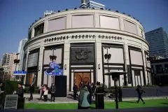 上海星巴克多少個門店？星巴克全球最大門店上海開幕 半足球場大