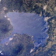 阿蒂特蘭湖是大內流湖，非常獨特的微型氣候，咖啡風味奇特好喝
