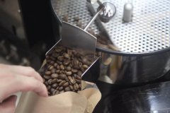 袋裝咖啡豆如何選擇與保存_袋裝咖啡豆包裝材質與保存期限的關係