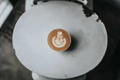 拿鐵咖啡來源於哪裏 拿鐵咖啡藝術與刻花拿鐵藝術怎麼製作方法