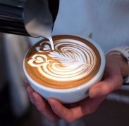 咖啡拉花原理 咖啡怎麼拉出花 拉花壓紋晃動手法 不出紋路的原因